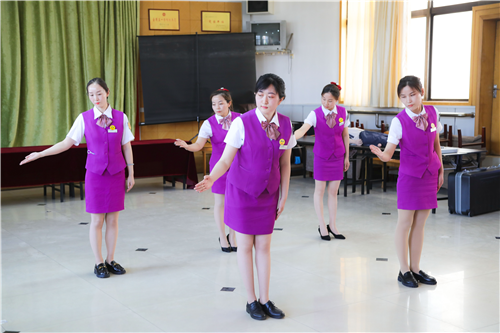 以禮展風(fēng)采，以技促服務(wù)——我院后勤服務(wù)保障系統(tǒng)成功舉辦禮儀服務(wù)技能比武大賽